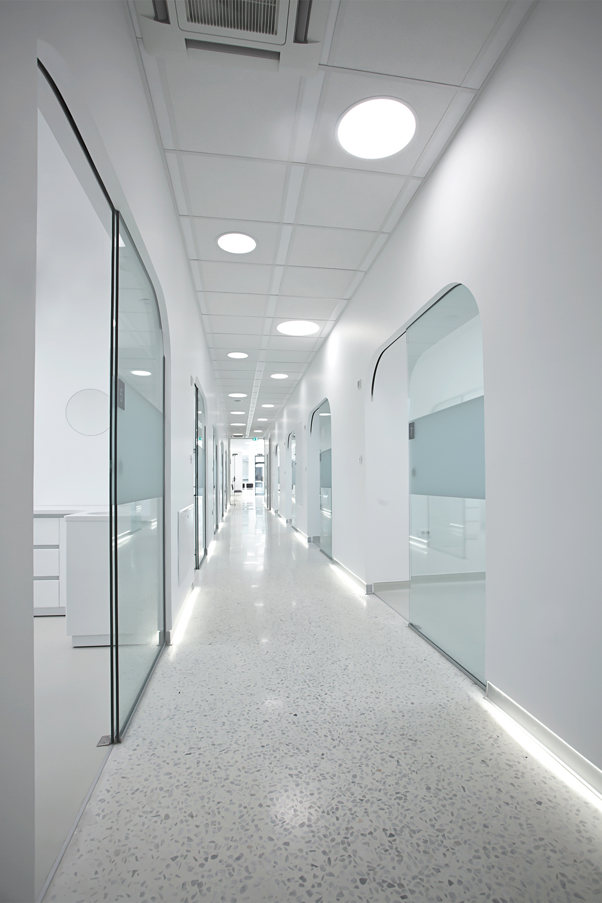 Optische zwartwitte tandartspraktijk in Kroatië